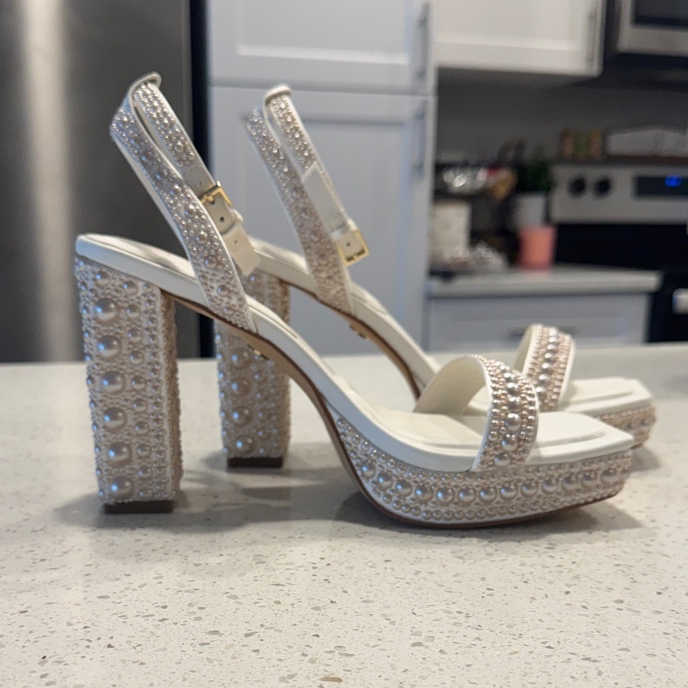 Aldo Pearl-Embellished White Block Heel Sandals - Picture 6 of 6